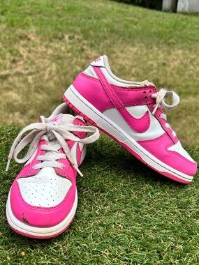 Nike Dunk Low Little Kids' Fuchsia Pink Size 2y